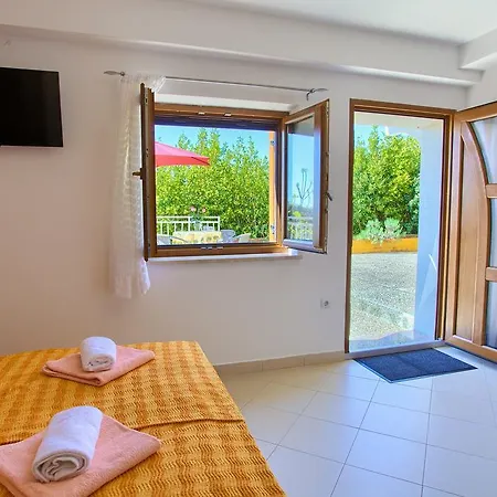 Nadija Studio Apartmani Krk Town Exterior photo